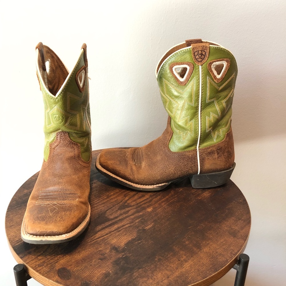 Ariat Boys Charger Cowboy Boots size 4